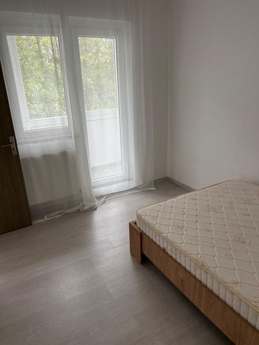 Persoana fizica inchiriez apartament mobilat si utilat