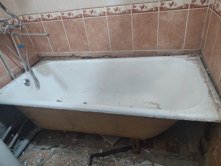 Продаю чугунную ванну б/у