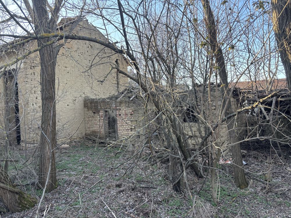 Къща Парцел  Двор с КАРАЙСЕН