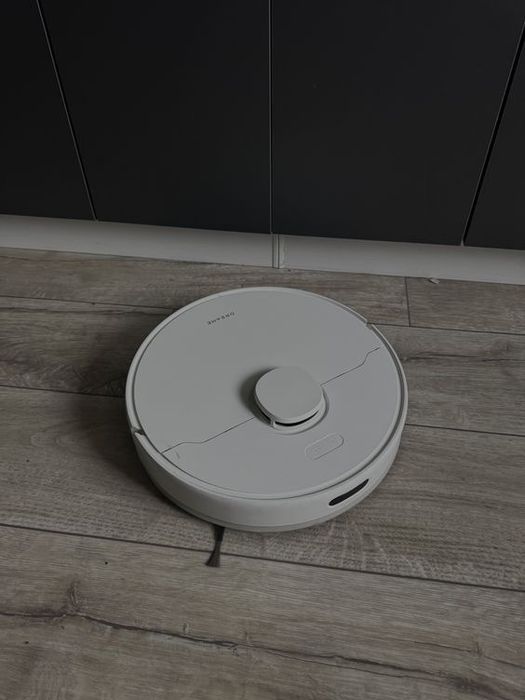 Робот пылесос (dreame)