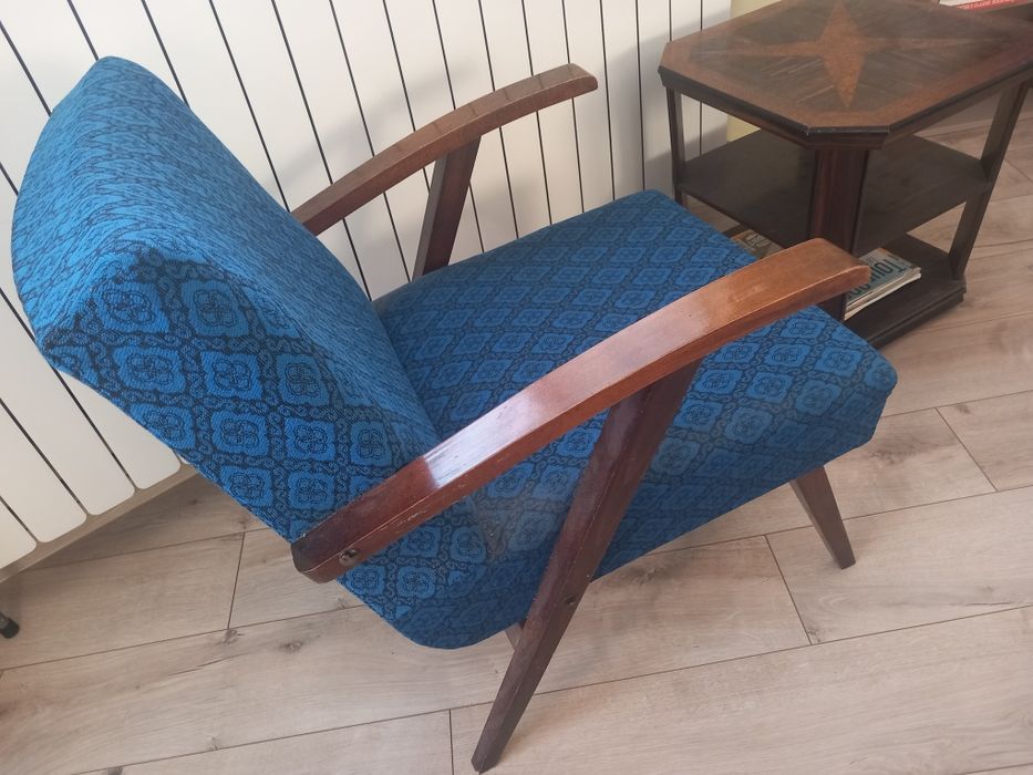 Кресло, без проблеми, маса.