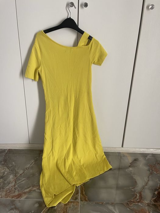 Рокли - червена и жълта и тип Balmain