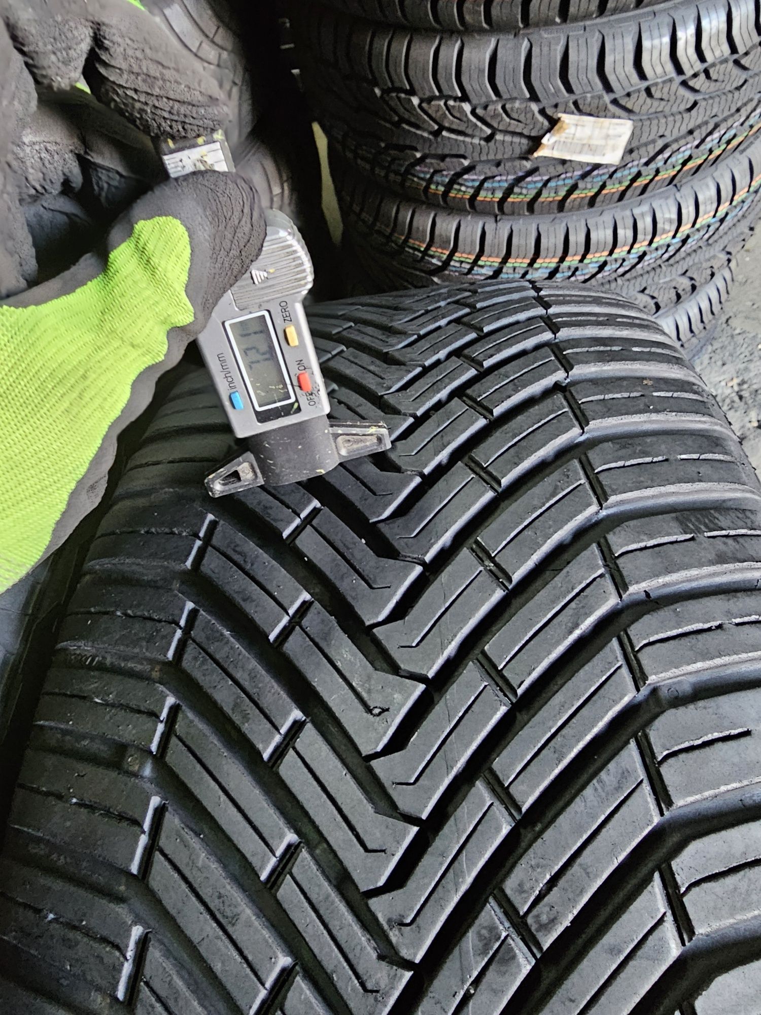 2 anvelope allseason 245 45 20 Continental 7mm 2022