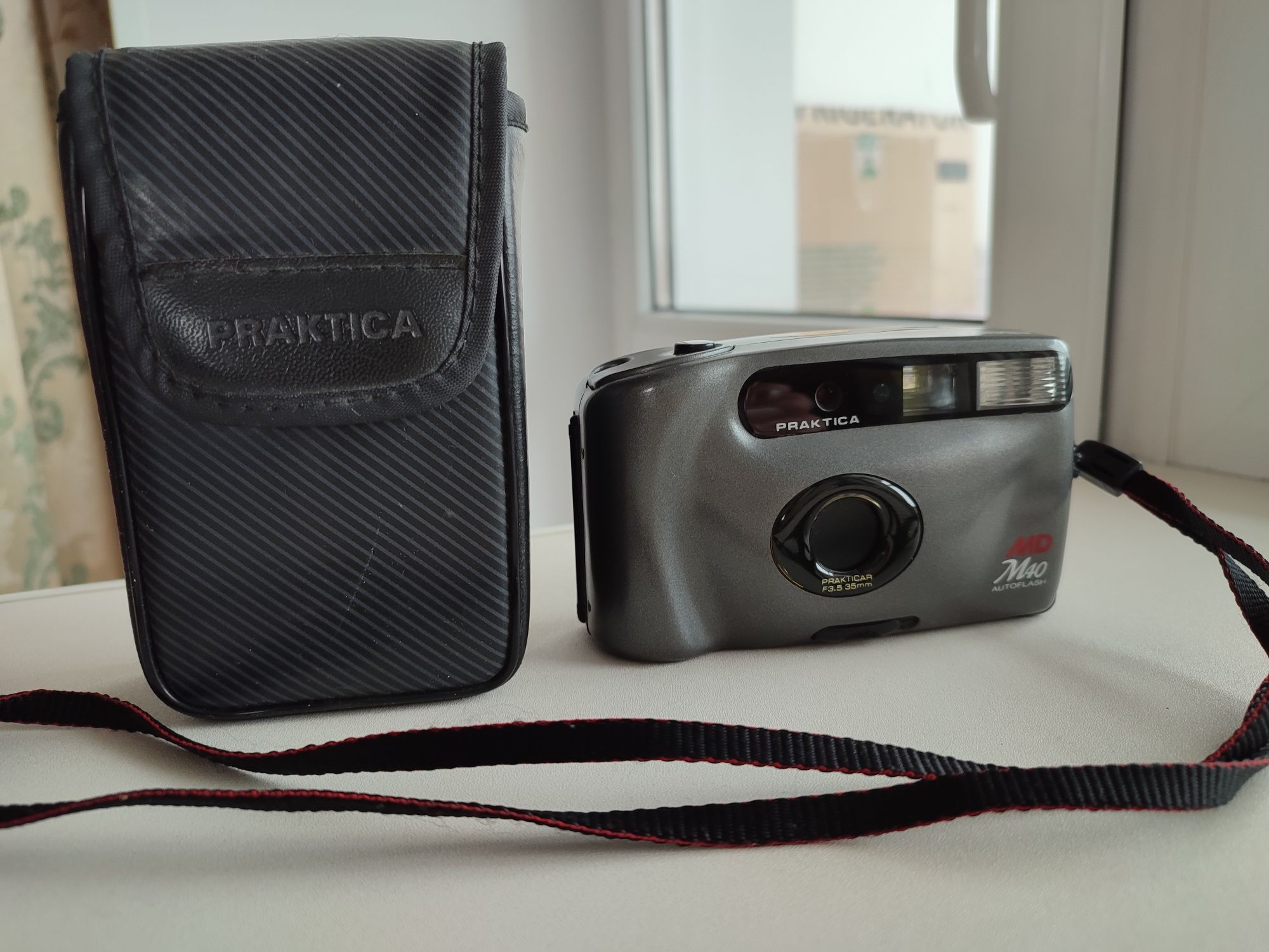Продам фотоаппарат "Praktika", видеокамеру JVC