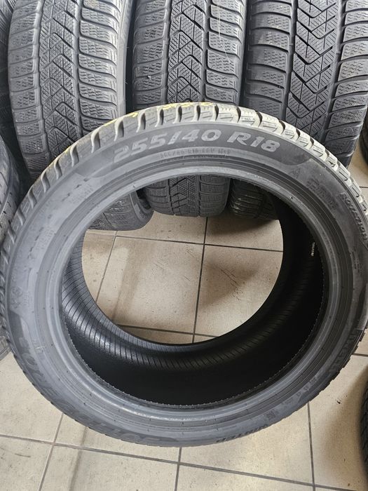 225/45R18 fata 255/40R18 Spate M+S