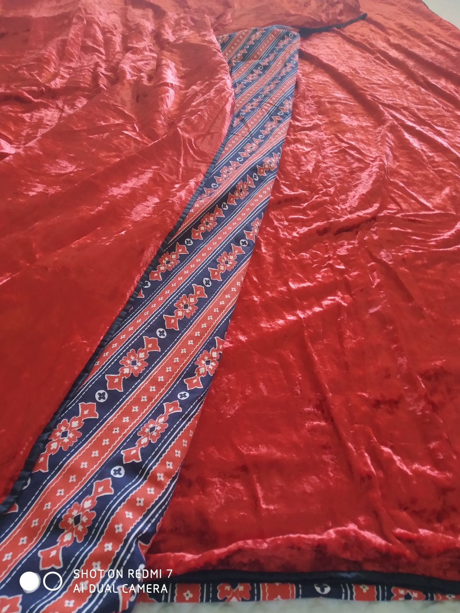 Кизил духобали курпа  жилди.  2-та бор.