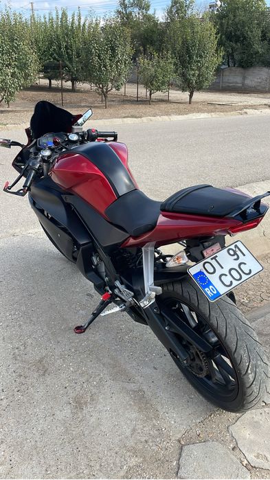 Vând Yamaha YZF-R125