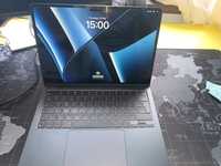 MacBook air M2/  baterie 100%