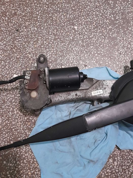 Предна чистачка за мерцедес S-класа