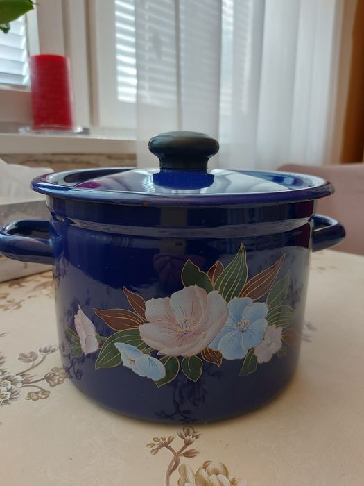 Тенджера емайлирана.