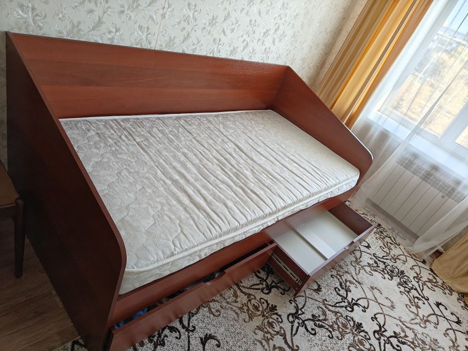 Продам кровать в хорошем состоянии
