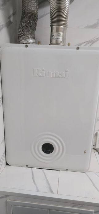 Срочно газовый котел Rinnai