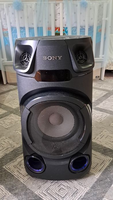 Продавам Sony Mhc-V13