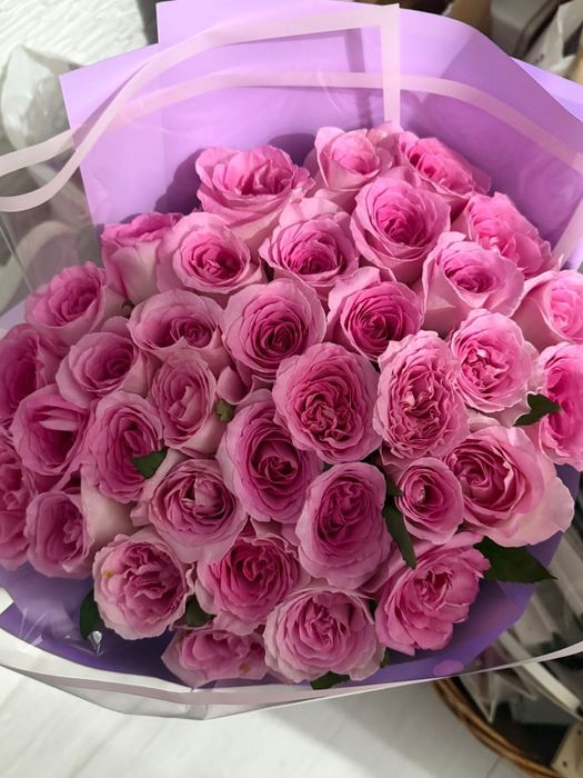 Букет роз пышный