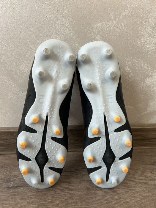 Футболни обувки(бутонки)