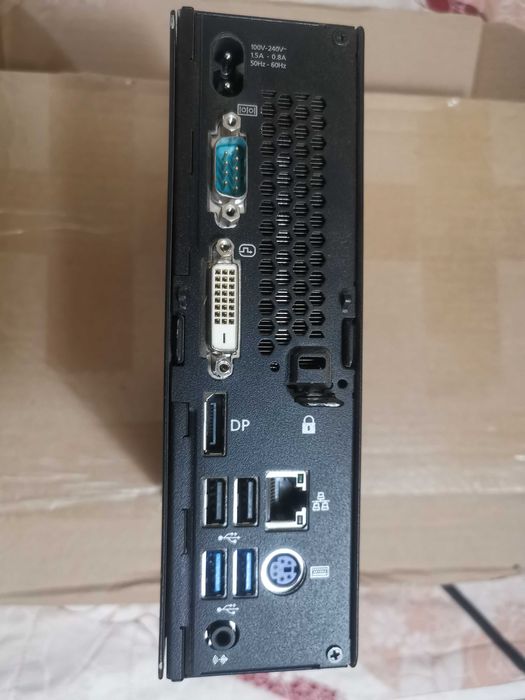 Мини компютър Fujitsu Esprimo Q556 i5-6500/8GB/256GB SSD