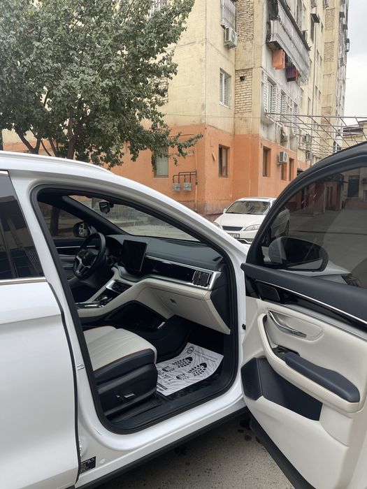 Byd Song Plus 23 salondan olingan