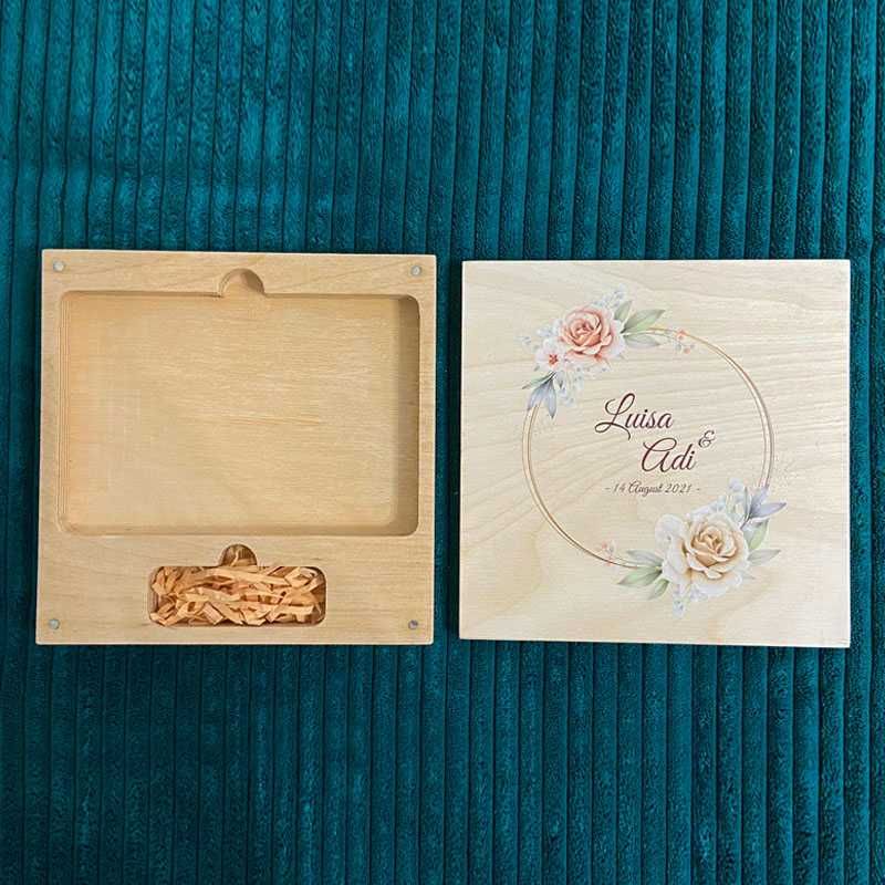 Cutie din lemn pentru stick si poze (Memorie USB, Cutie Poze 10/15 Cm)