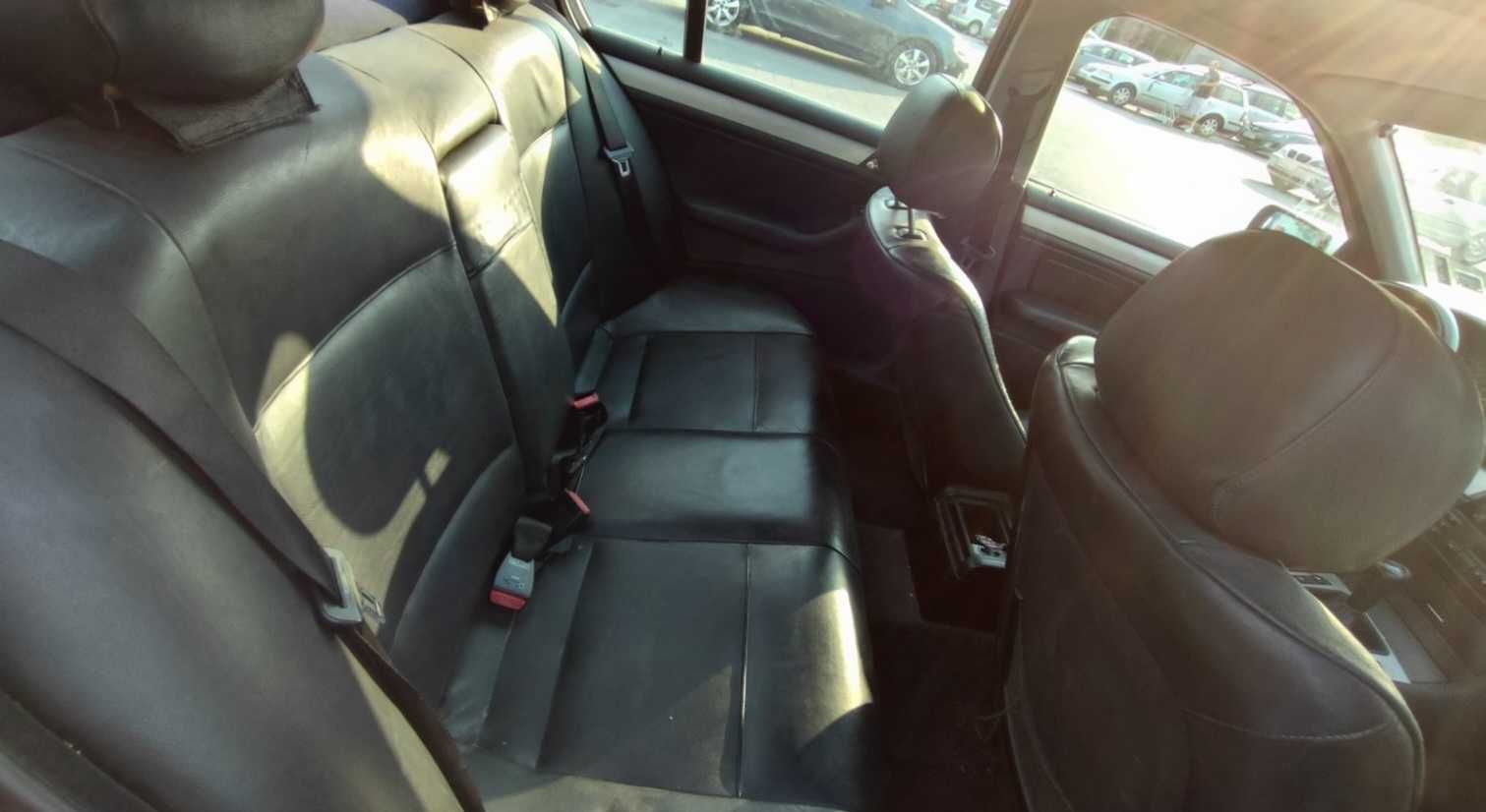 Продавам BMW 320