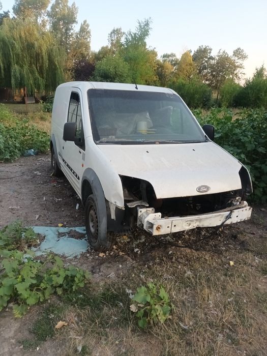 Ford transit connect + 1 complet de piese