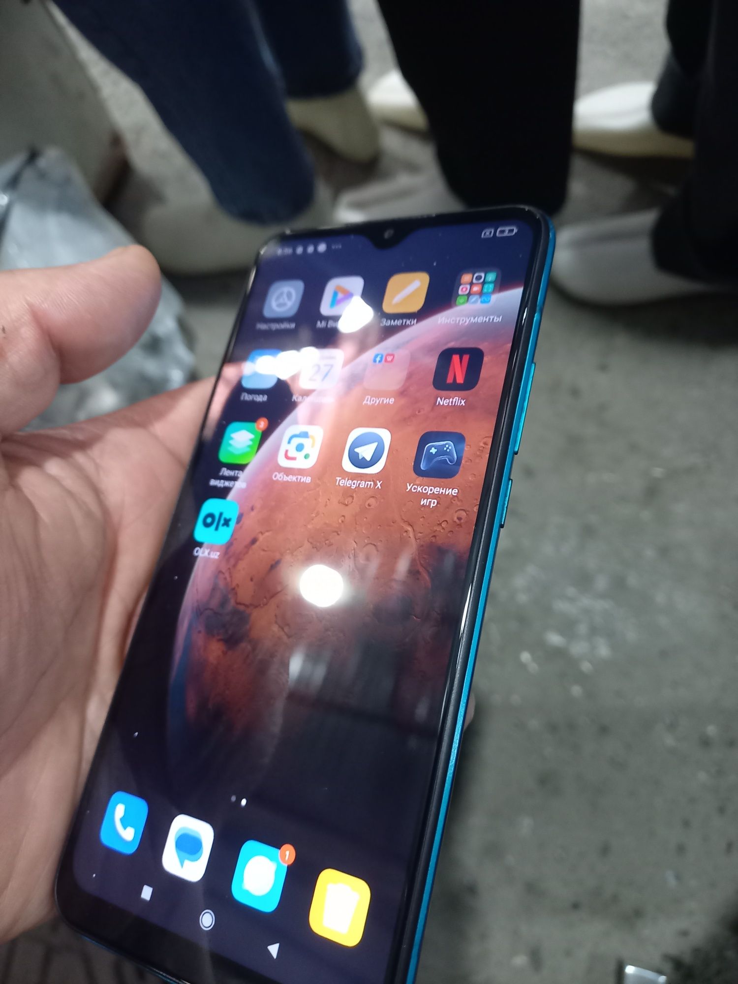 Redmi 9 holati tiniq ideal 32GB hotirasi 2 sim kartasi imeyka bo'gan .