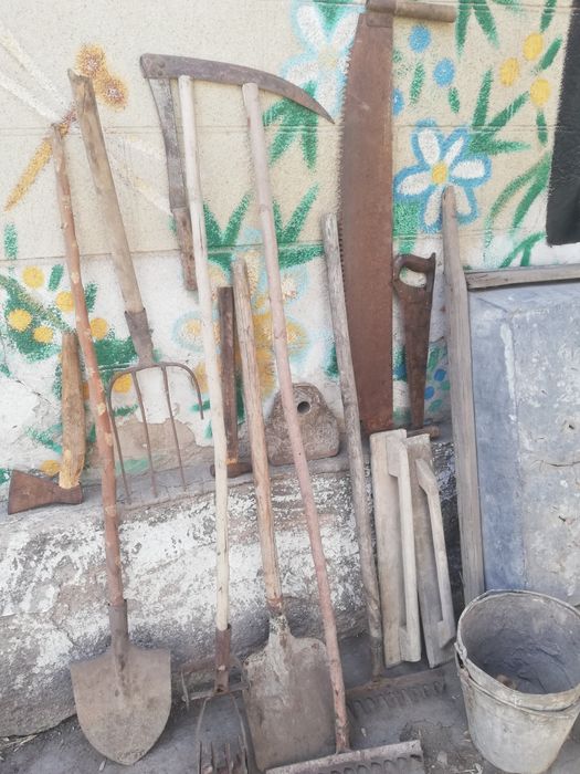 Продаются лопаты, тяпки, ссср по 1500т, ломы