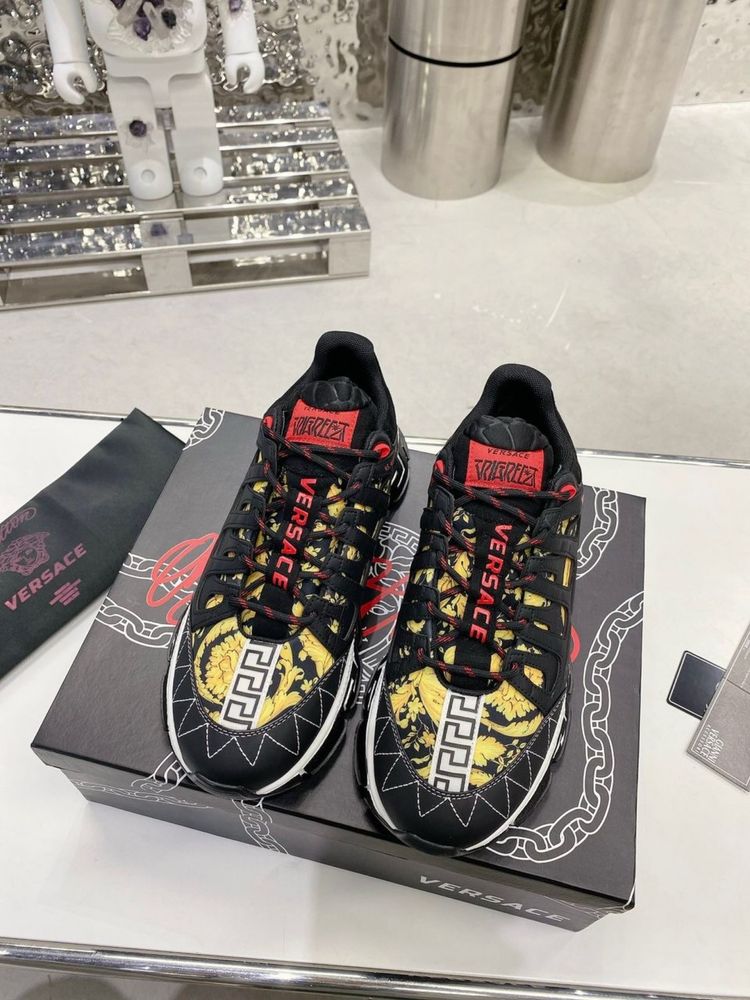 Versace Trigreca