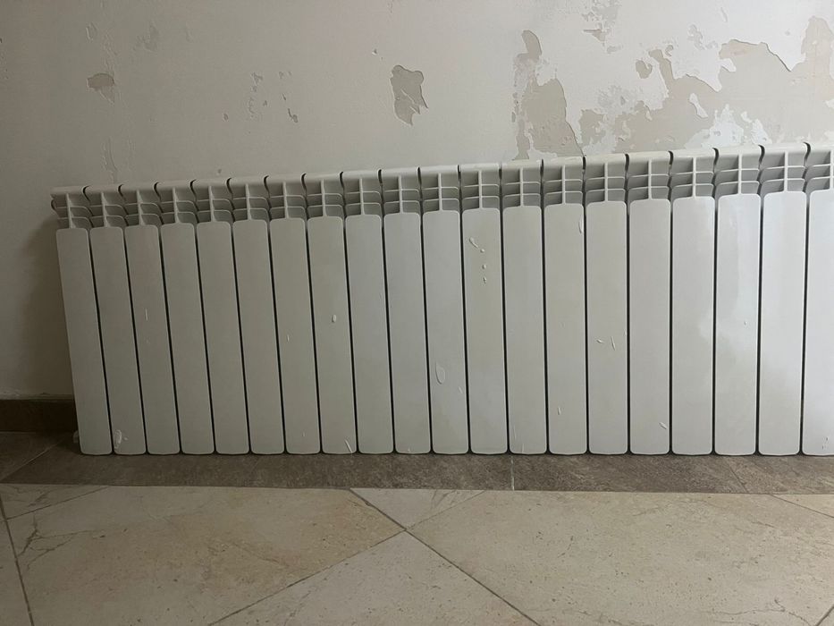 Продаю б/у  в отличном состоянии радиатор отопления  20 секций 55 см