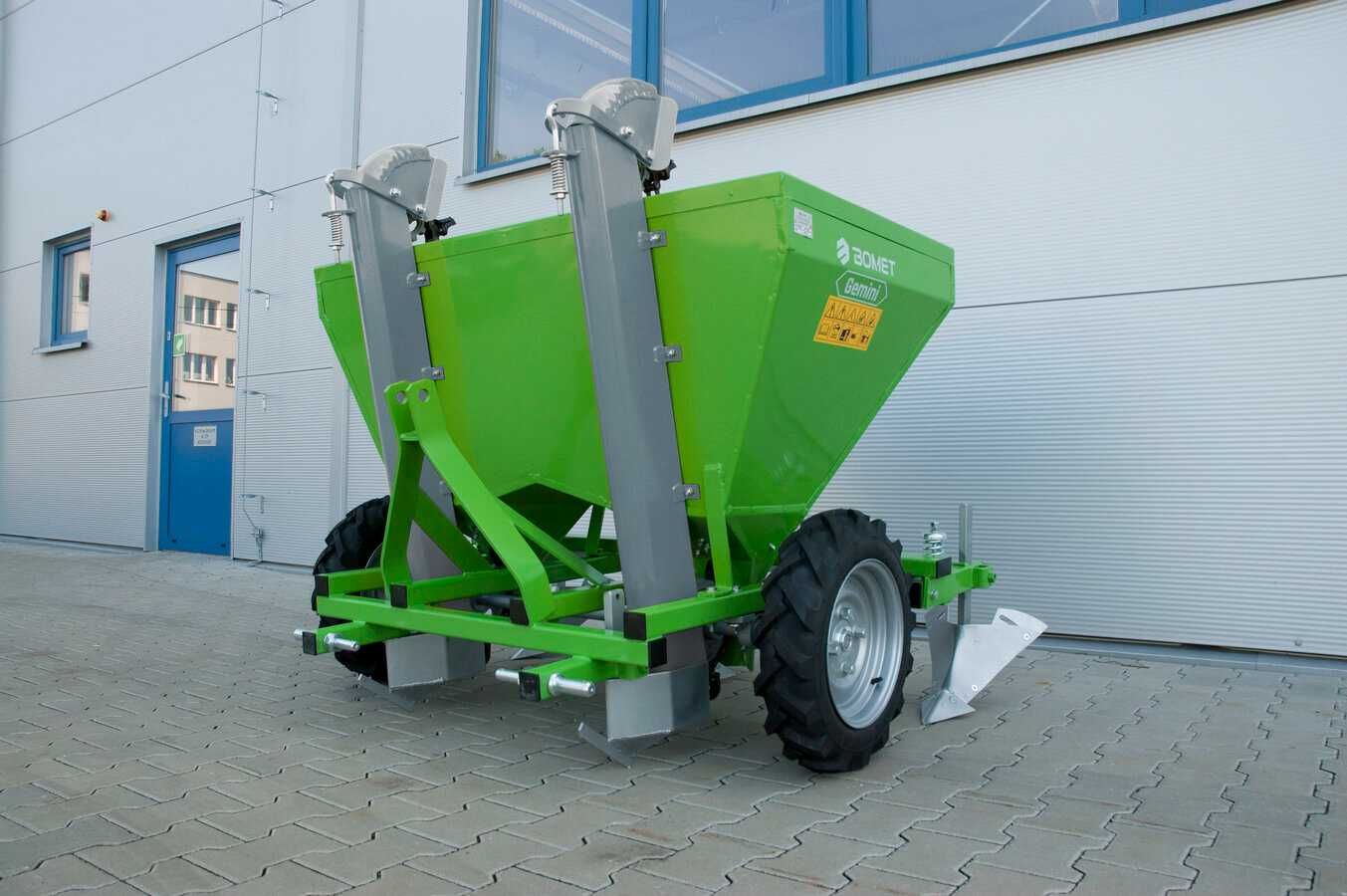 Plantator cartofi, masina plantat cartofi