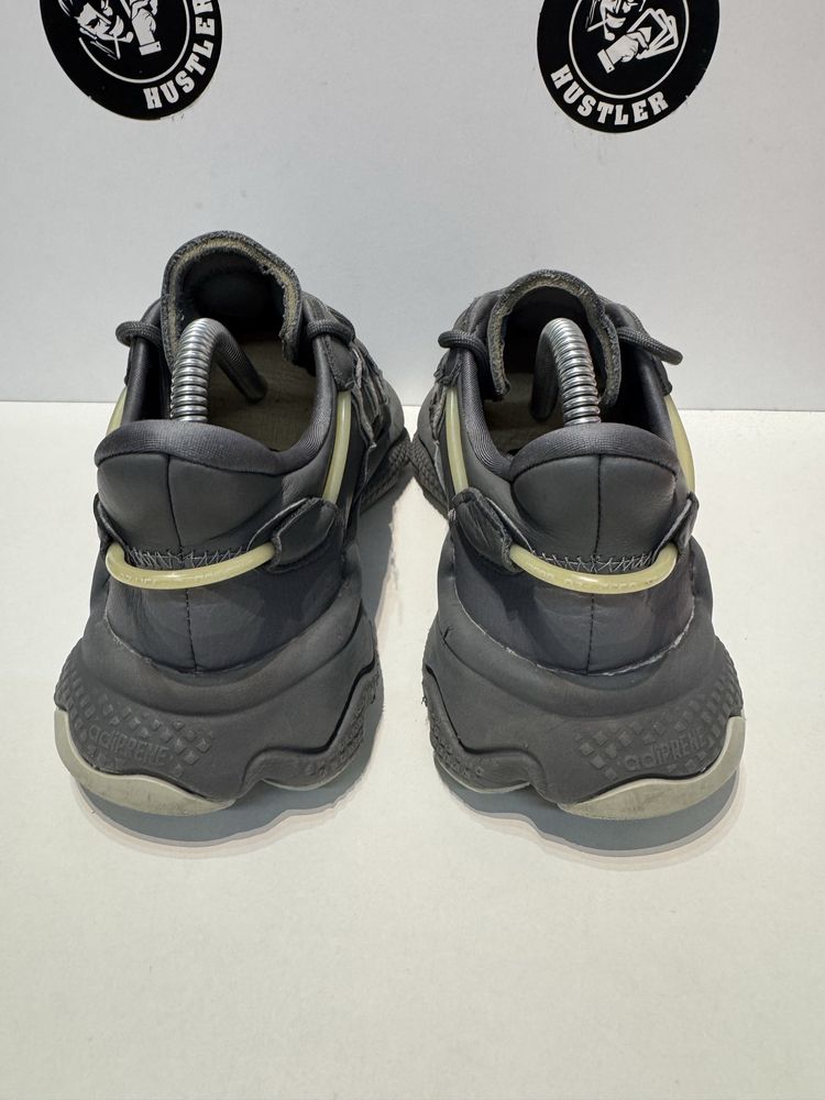 Маратонки ADIDAS OZWEEGO .Номер 38
