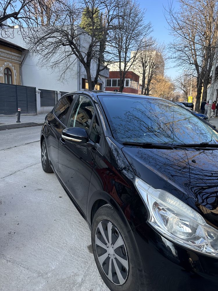 Peugeot 208 e-hdii