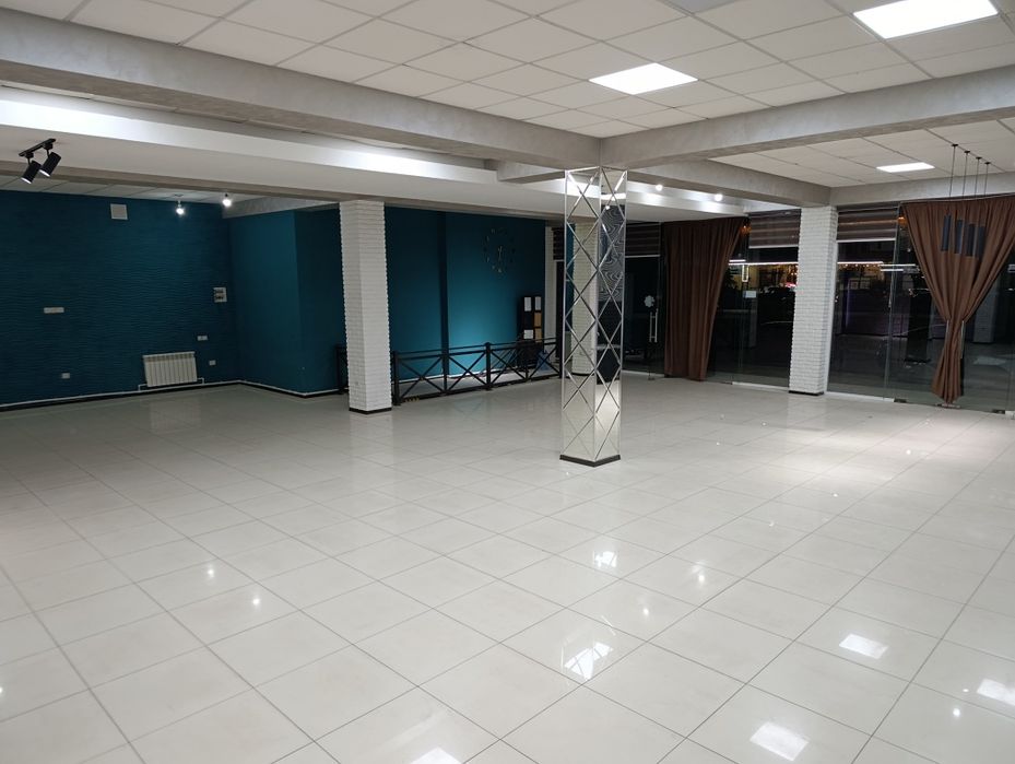 Сдаётся цокольное нежилое помещение вдоль Бектемирского шоссе — 250 м²