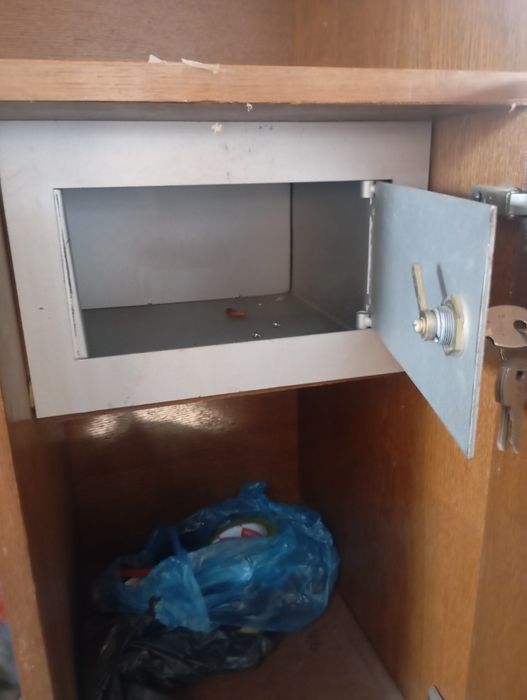 Ошхона шкафлари бор Российский. Нархини келишамиз.