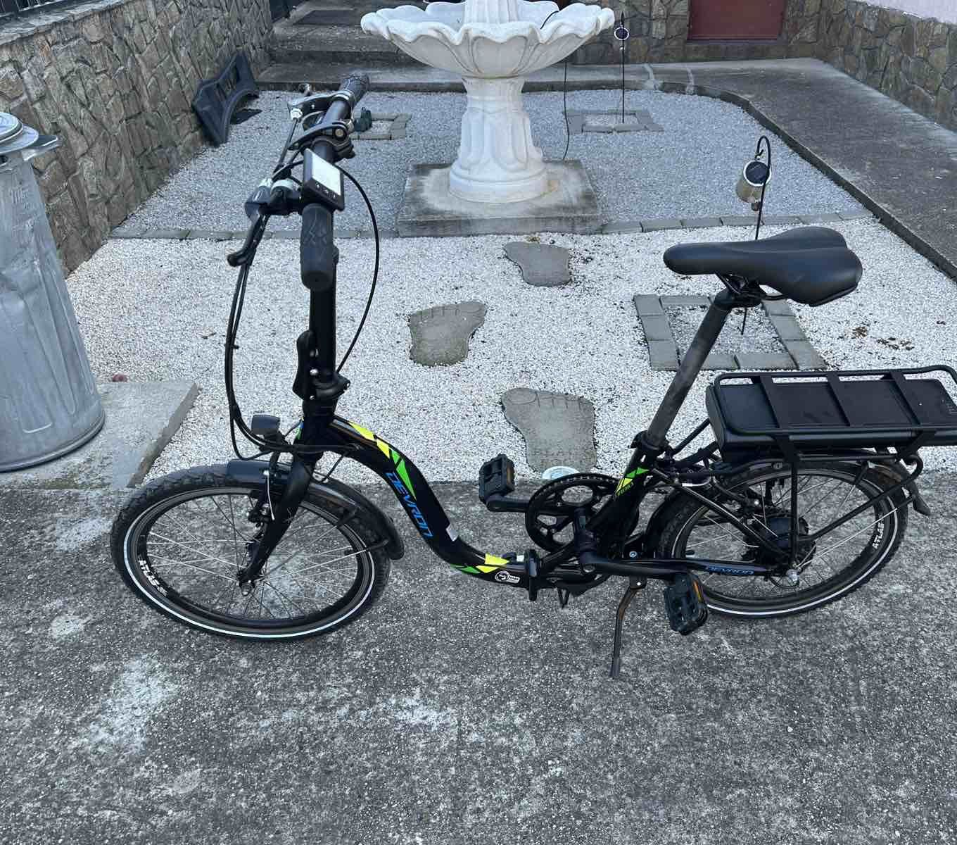 Продавам електрически велосипед Folding E-bike Devron 20122 20"