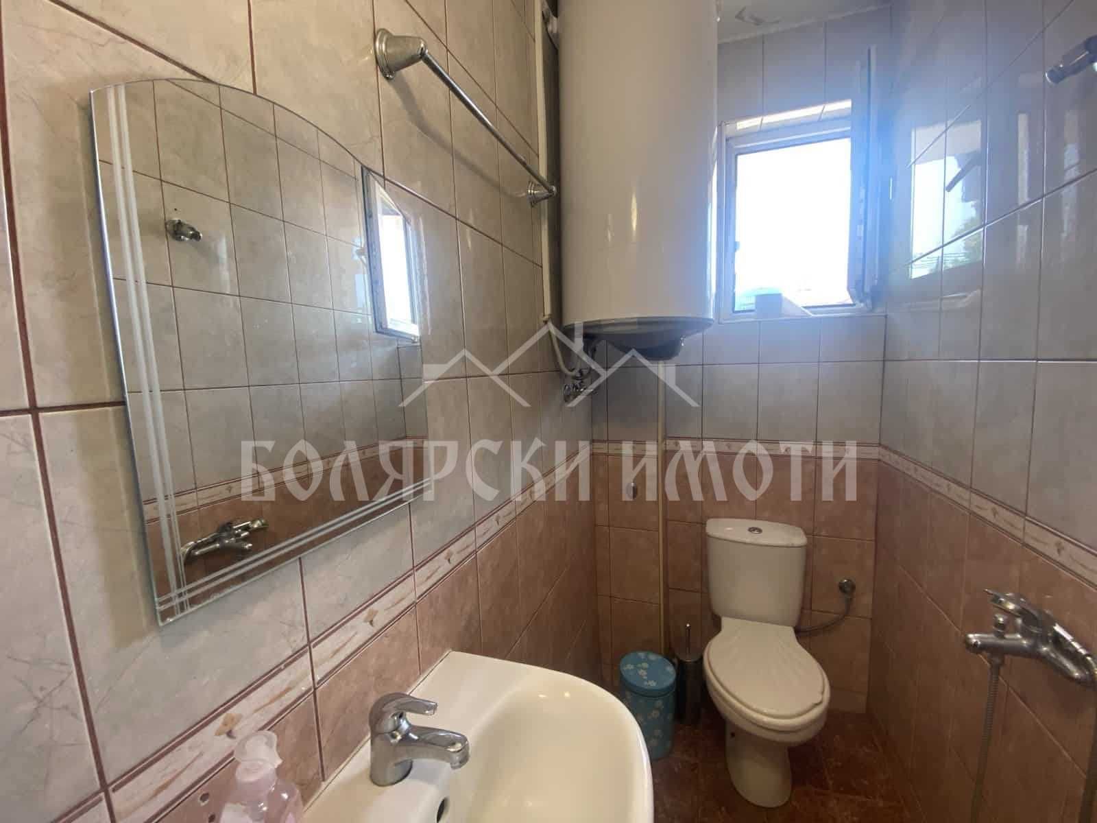 Тристаен апартамент до 5-ти корпус