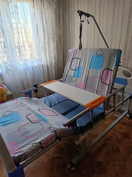 Многофункциональная кровать для лежачих больных.