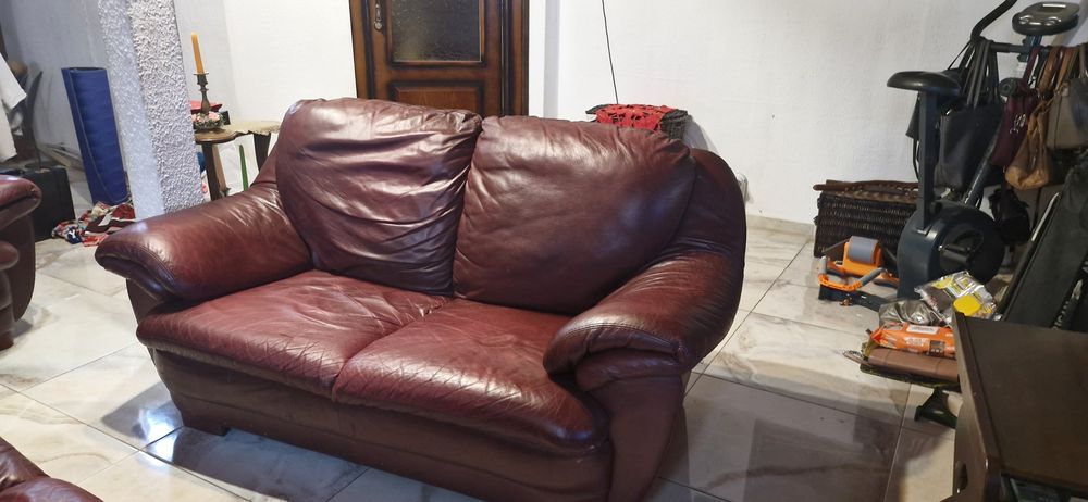 КОЖЕНИ ДИВАНИ 2 БР С РАЗМЕРИ-200СМ/85/80 И  150/85/80 ЗА 500 ЛВ ДВАТА