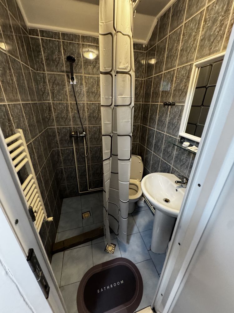 Cabana/pensiune cu terasa, piscina, ciubar, sauna de inchiriat