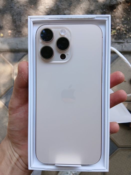 Айфон 16 про макс.