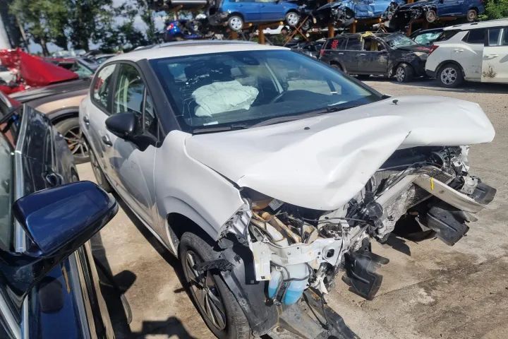 portiera stanga dreapta aripa navigatie motoras macara geam broasca stanga dreapta fata spate Citroen C3 3 motor 1.2 benzina Dezmembrez