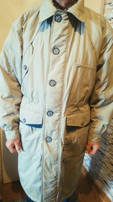 Дубленка теплая от дождя и снега .-52-54 на размер ( Венгрия )48-52 р.