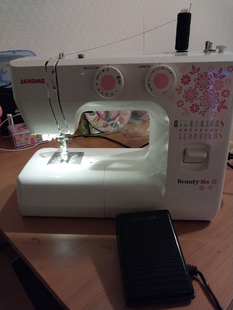 Швейная машинка в хорошем состоянии