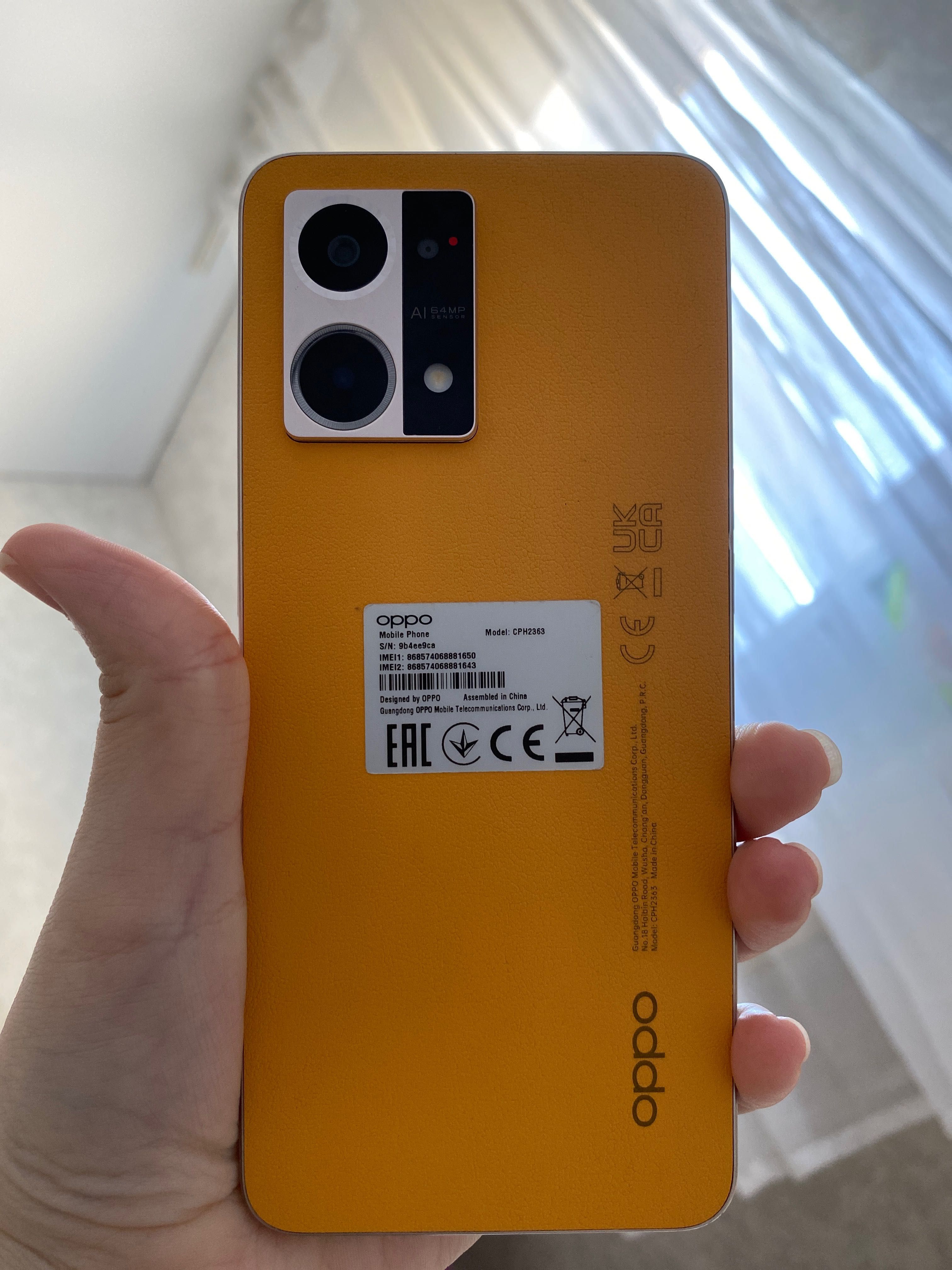 Телефон Oppo Reno 7