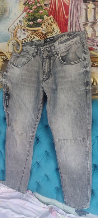 Джинсы фирменные продам