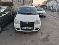 Vând. Fiat Panda 1.2 benzina an 2006 70 de cp 16v hatchback.