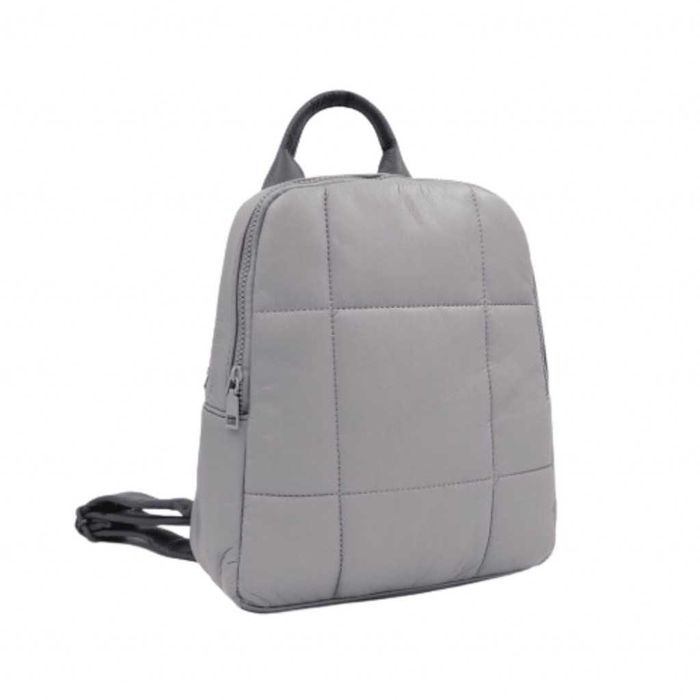 Капитонирана дамска раница