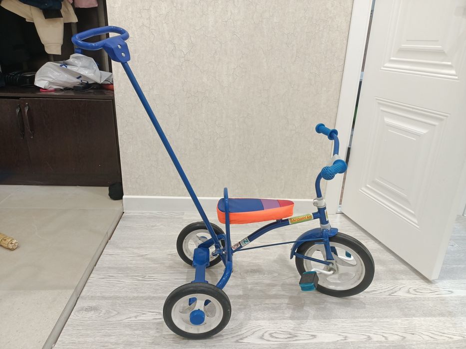 Продам почти новый  детский трехколесный велосипед Балдырған.