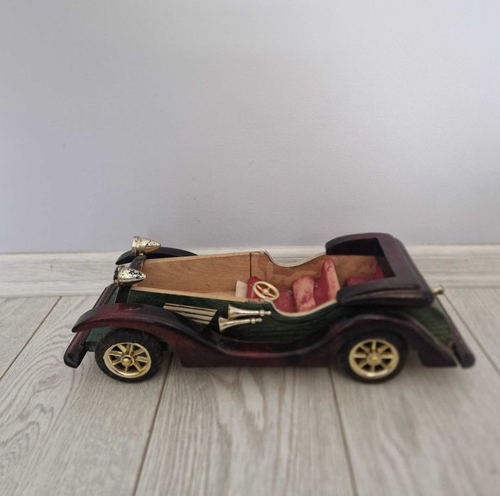 Винтидж кола-кабрио