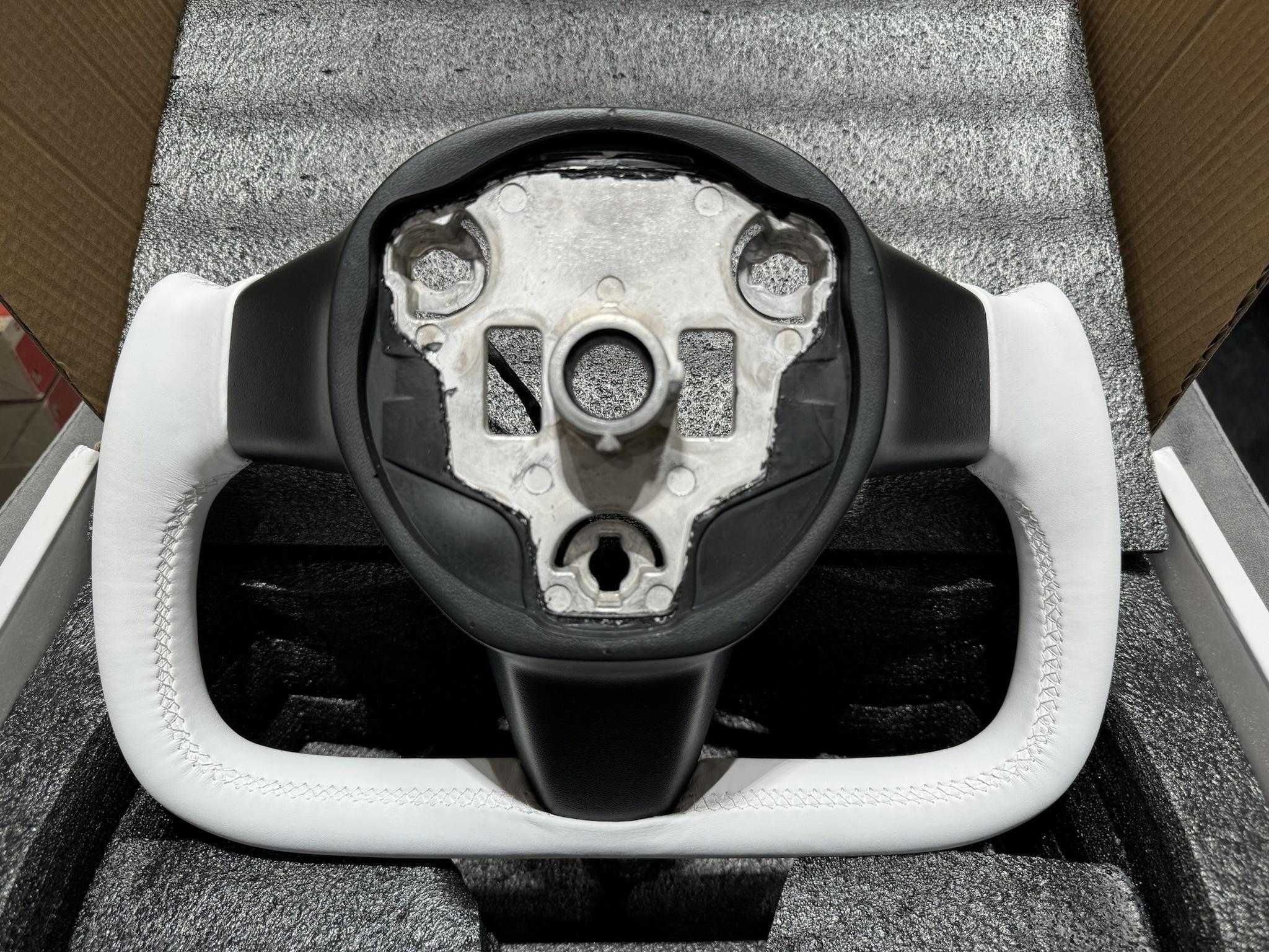 Yoke Волан за Tesla Model 3 Y Тесла Модел Steering Wheel Plaid