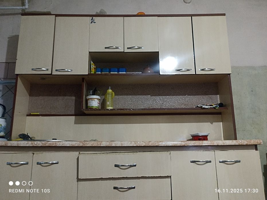 Kuxinniy garnitur кухонный гарнитур